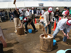 郵便局のお餅つき