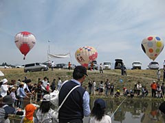 バルーンを見ながら魚釣り