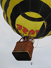 バルーンドロップ（気球からスカイダイビング）