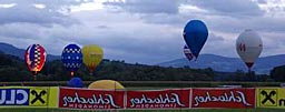 �ŏI�����̃t���C�g�̓����`�G���A�ւ̂e�h�m�D�������t���C�g���ɋ����̂��߃L�����Z���B�����`�G���A�֒�������C������