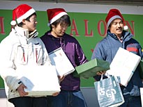 優勝したサンタパイロット3人衆