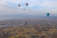 上空からは海も臨める秋の佐賀平野 Photo by Yatoji